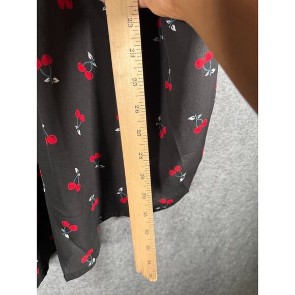 Avenue Blouse Women 22/24 Long Sleeve Black Roll Tab Cherry V Neck Office Casual - Picture 5 of 7